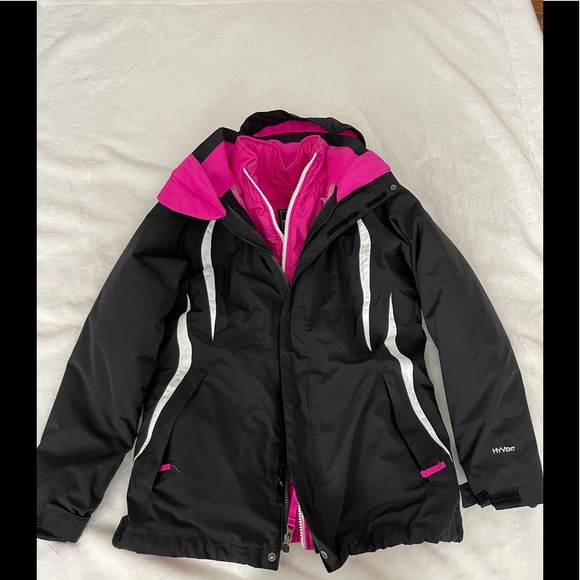 North face 14-16 junior girls ski jacket In great condition! 2 jackets in one.